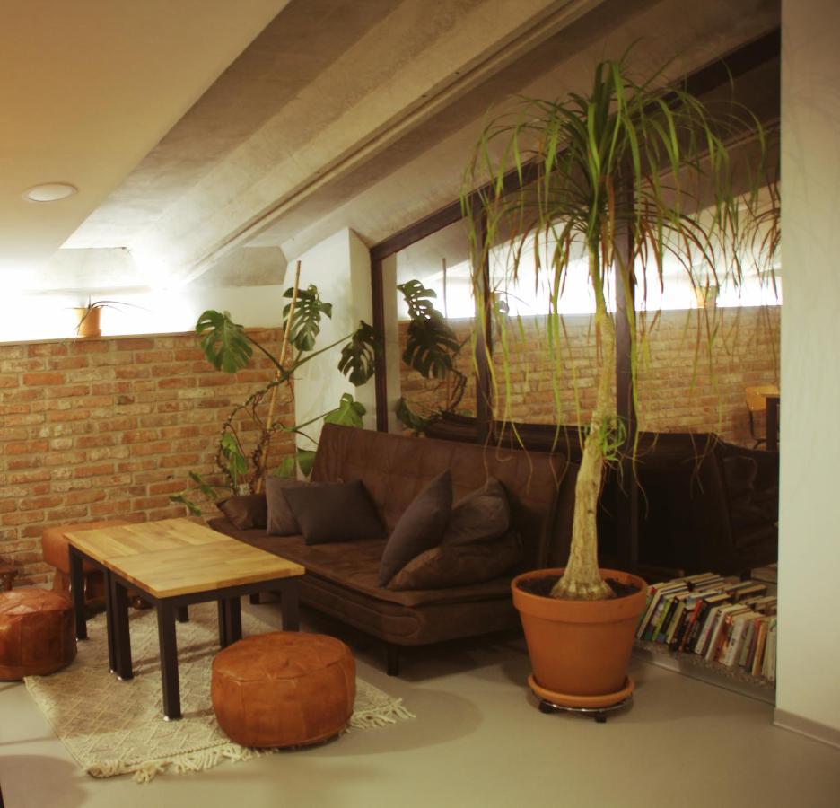 Garage Hostel Нова Гориця Екстер'єр фото