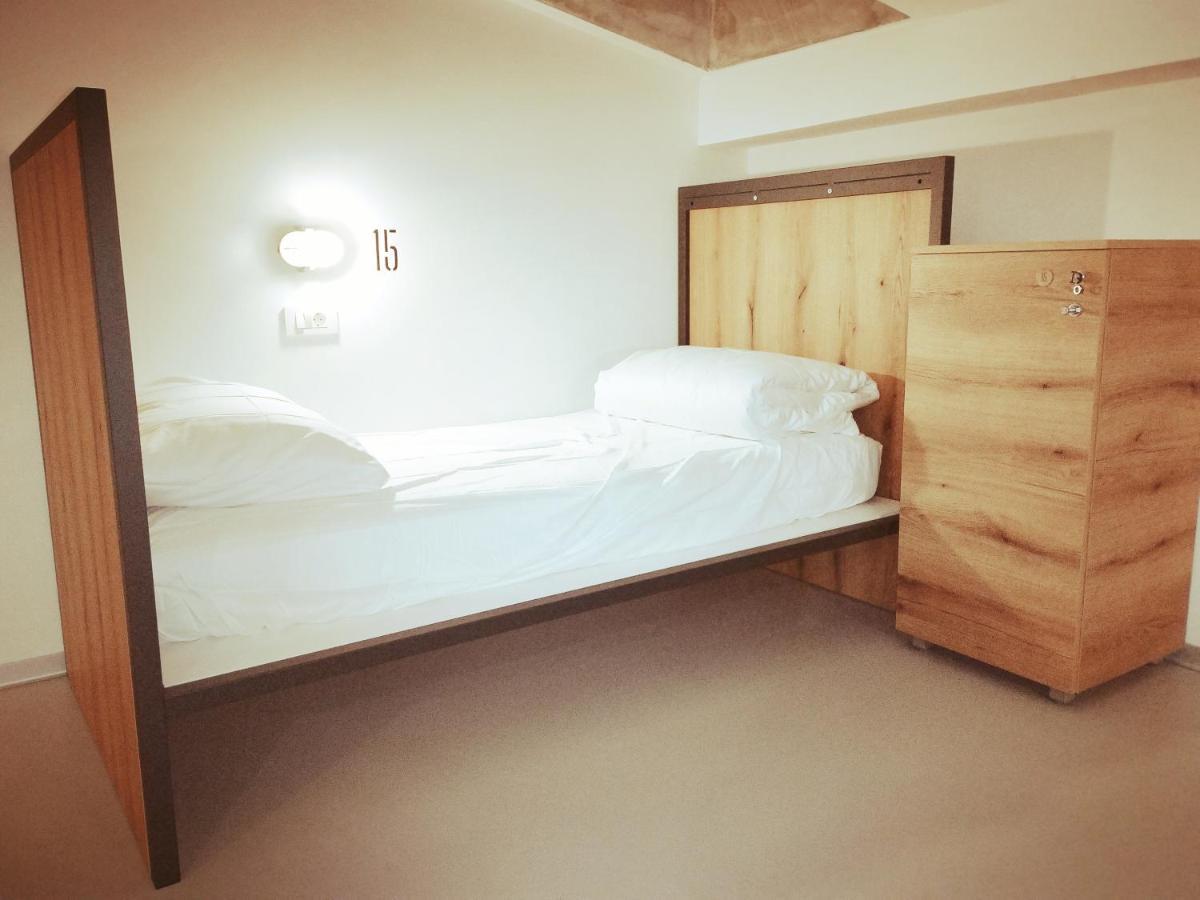 Garage Hostel Нова Гориця Екстер'єр фото