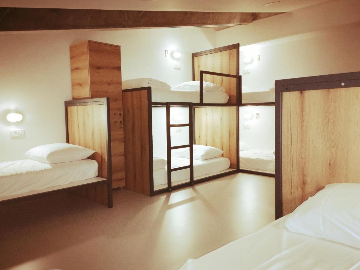Garage Hostel Нова Гориця Екстер'єр фото