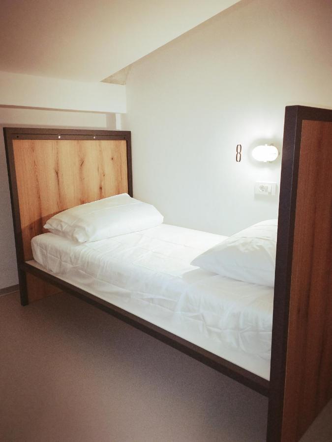 Garage Hostel Нова Гориця Екстер'єр фото