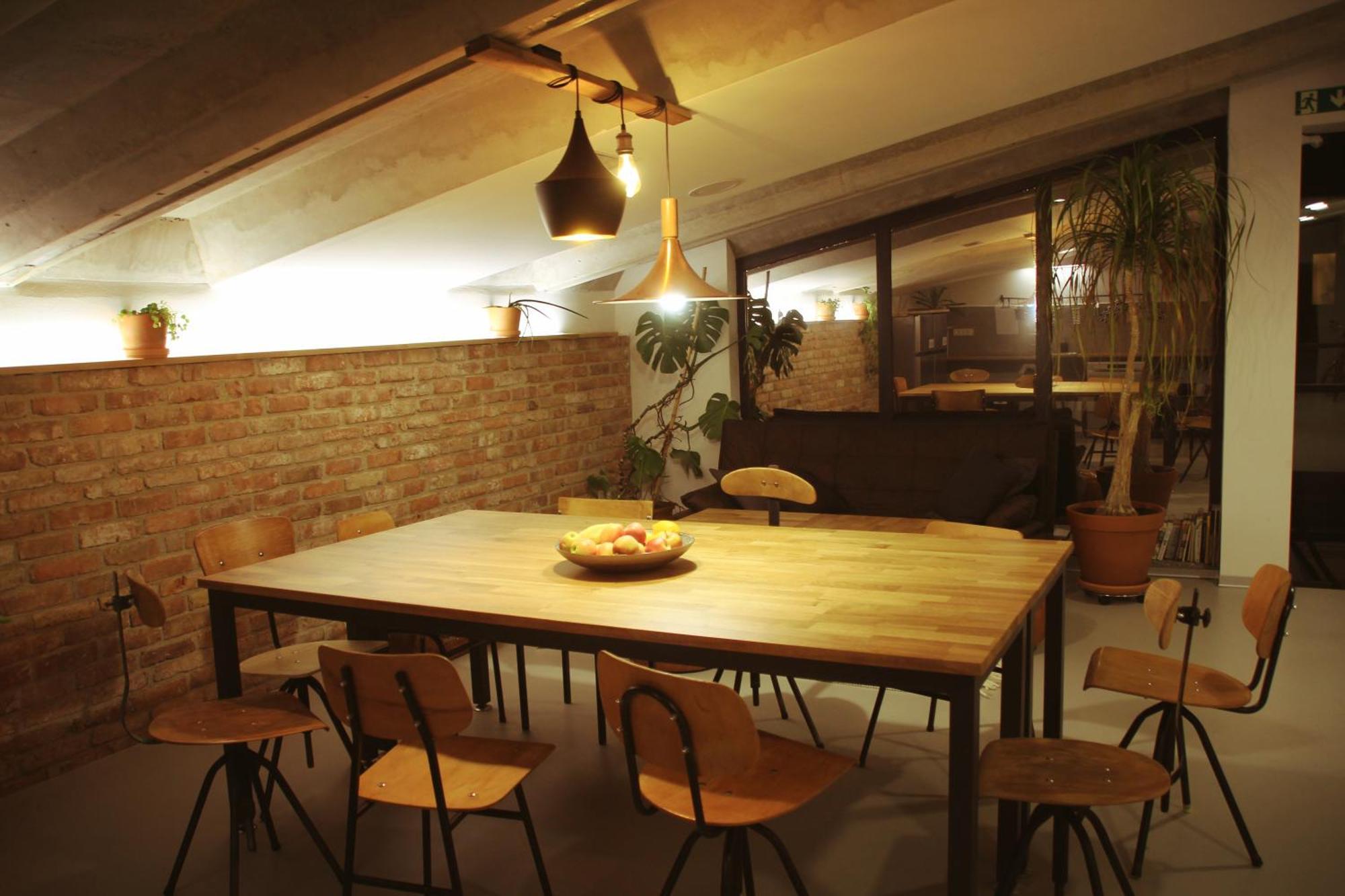 Garage Hostel Нова Гориця Екстер'єр фото